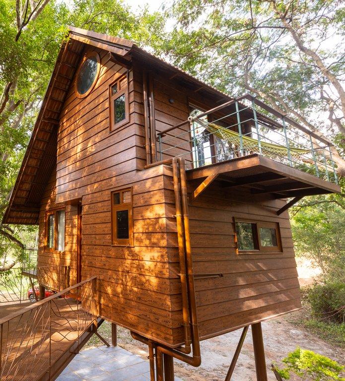 Firefly Treehouse Stay: A Quiet Escape in Nature For Two