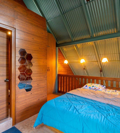 Firefly Treehouse Stay: A Quiet Escape in Nature For Two