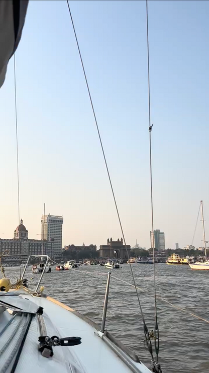 Celebration Sails: A Personalized Yacht Experience for 4