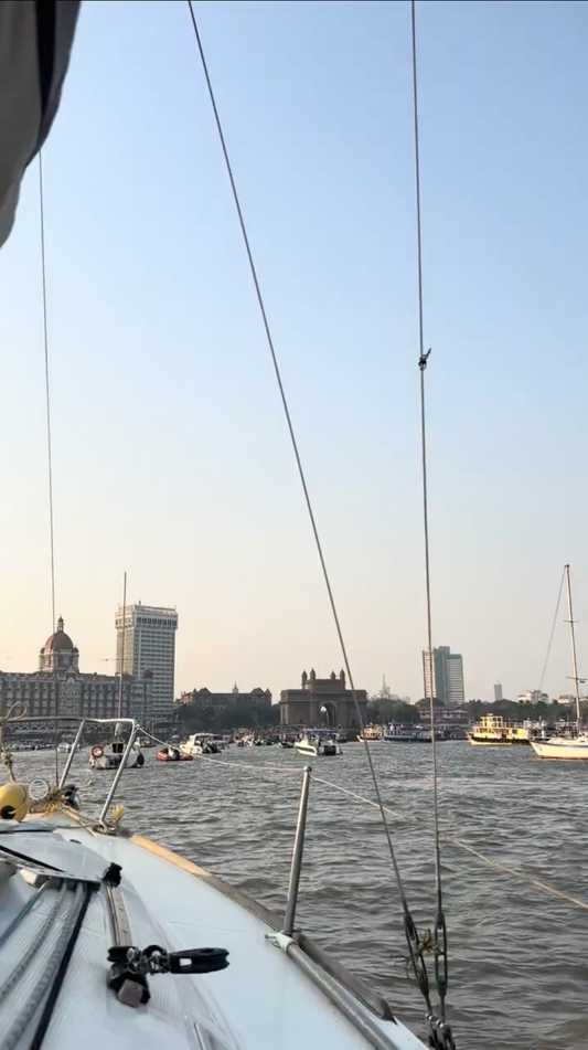 Celebration Sails: A Personalized Yacht Experience for 4