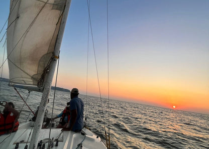 Learn How To Sail: The Art Of Sailing For 2