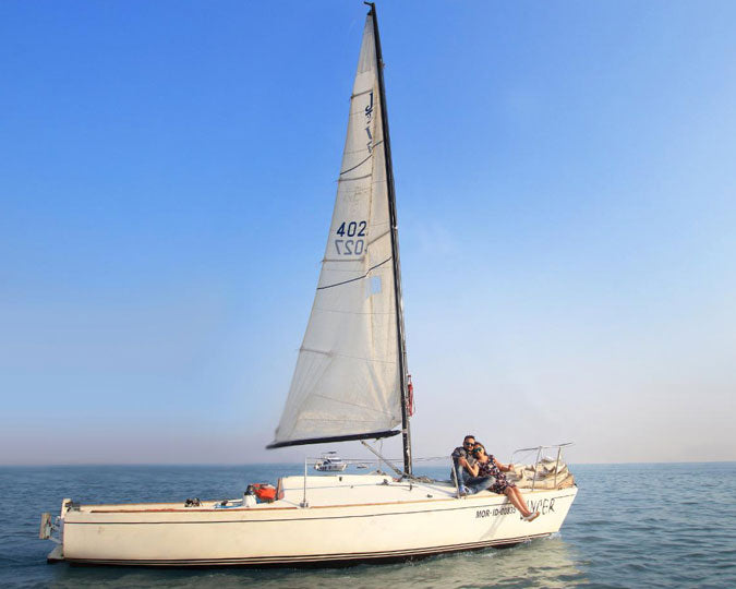 Celebration Sails: A Personalized Yacht Experience for 4