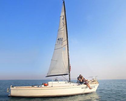 Celebration Sails: A Personalized Yacht Experience for 4