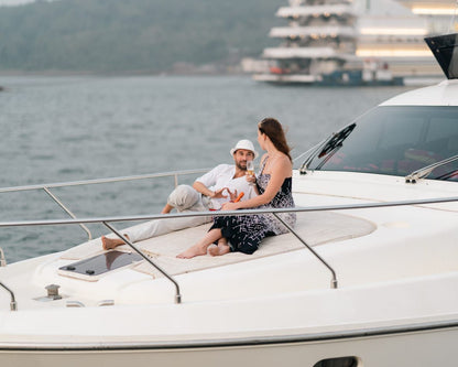 Celebration Sails: A Personalized Yacht Experience for 4